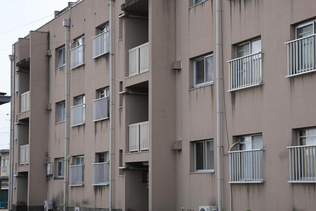 三郷市の団地で事故物件買取が検討される背景とは